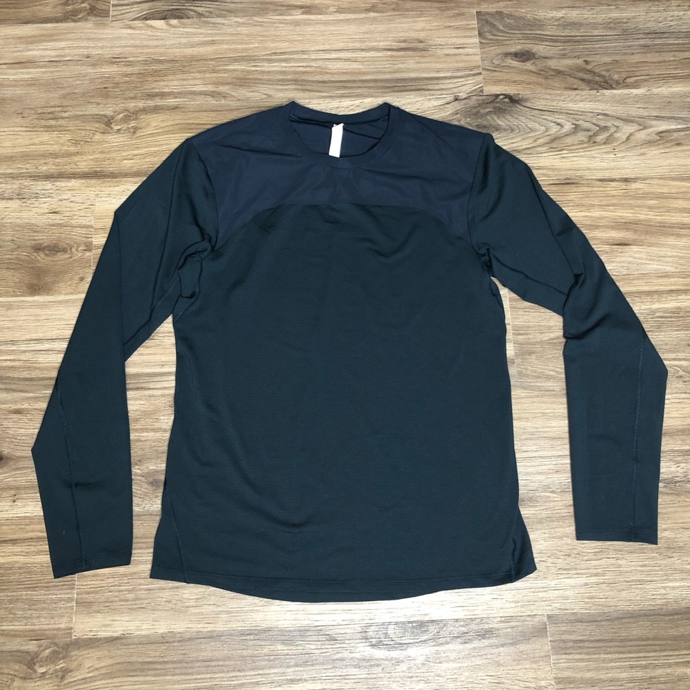 Lululemon License to Train Longsleeve Sz Medium